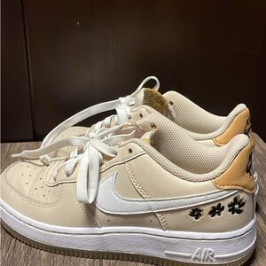 Nike Air Force 1 Low Beige with White and Black Accents youth 3